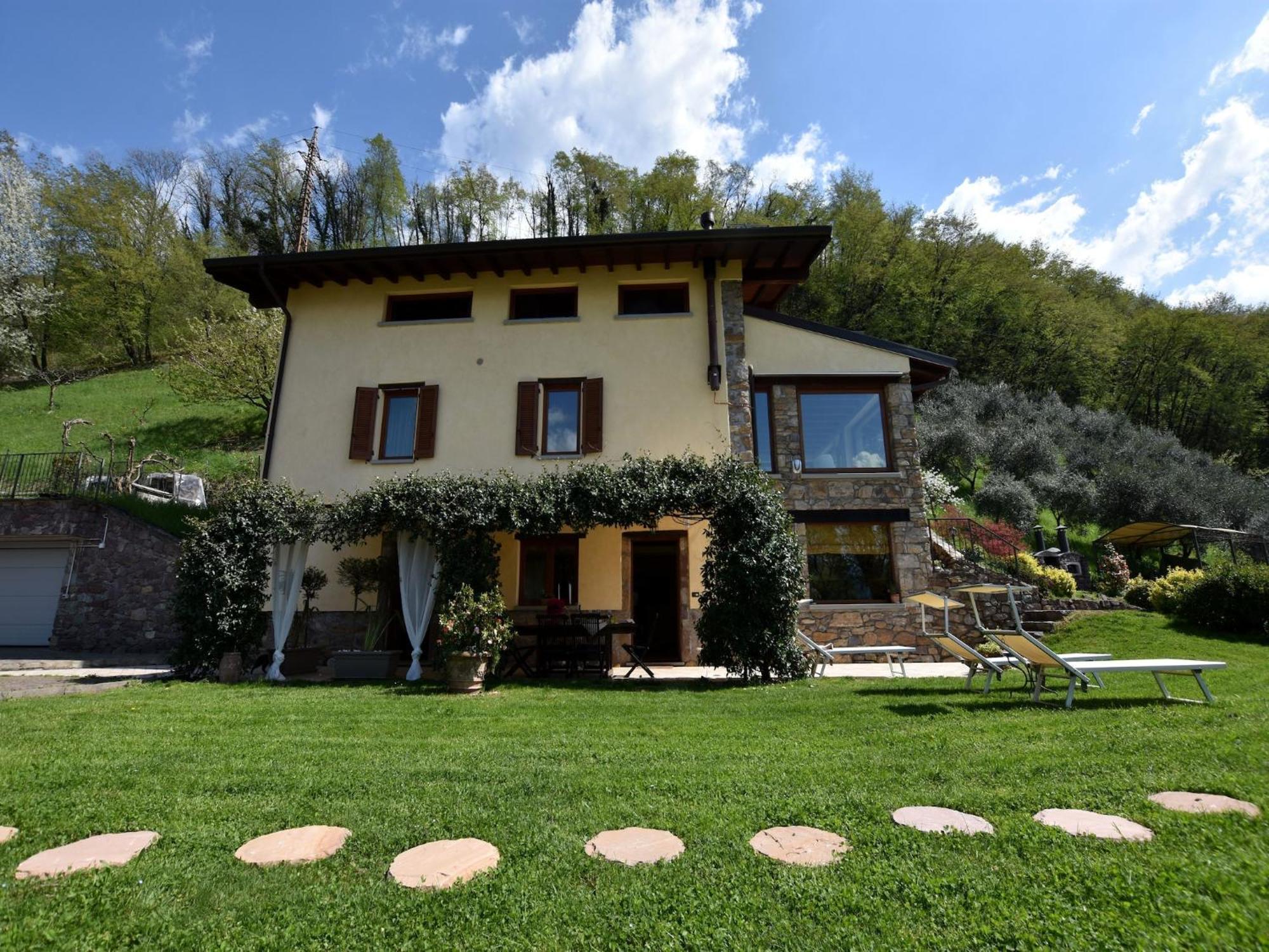 Villa In Pisogne With Pool Garden And Lake View Exteriör bild
