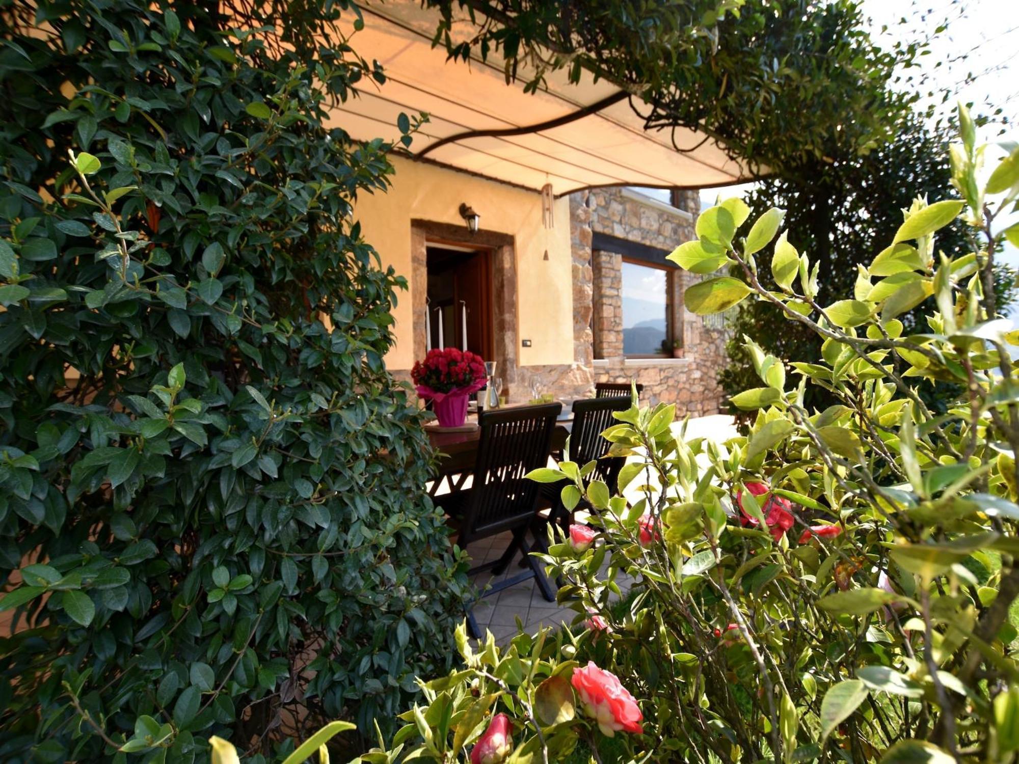 Villa In Pisogne With Pool Garden And Lake View Exteriör bild