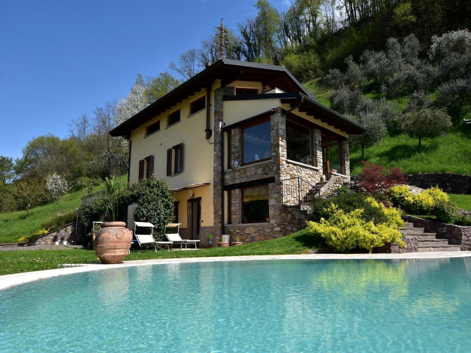 Villa In Pisogne With Pool Garden And Lake View Exteriör bild
