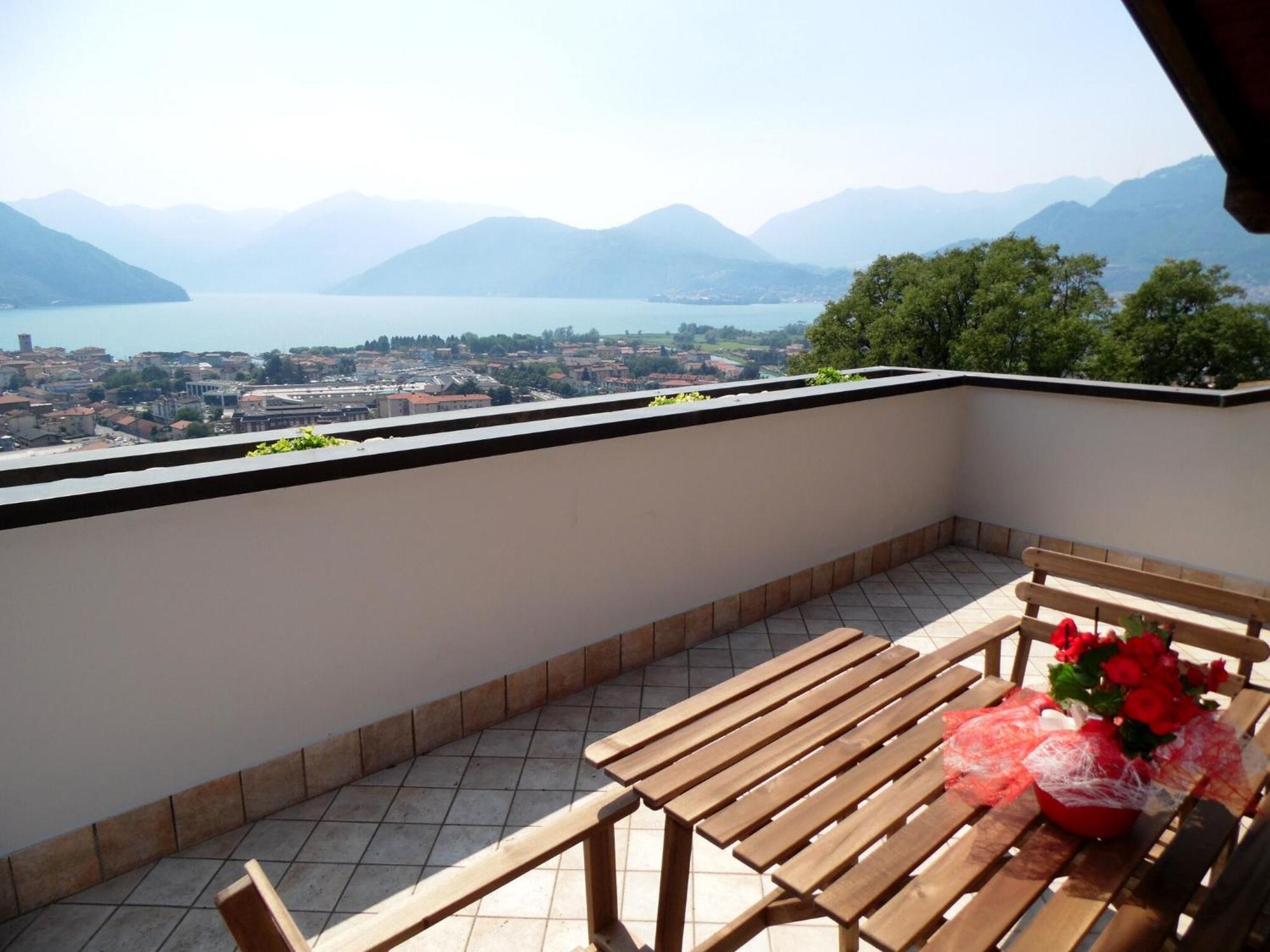 Villa In Pisogne With Pool Garden And Lake View Exteriör bild