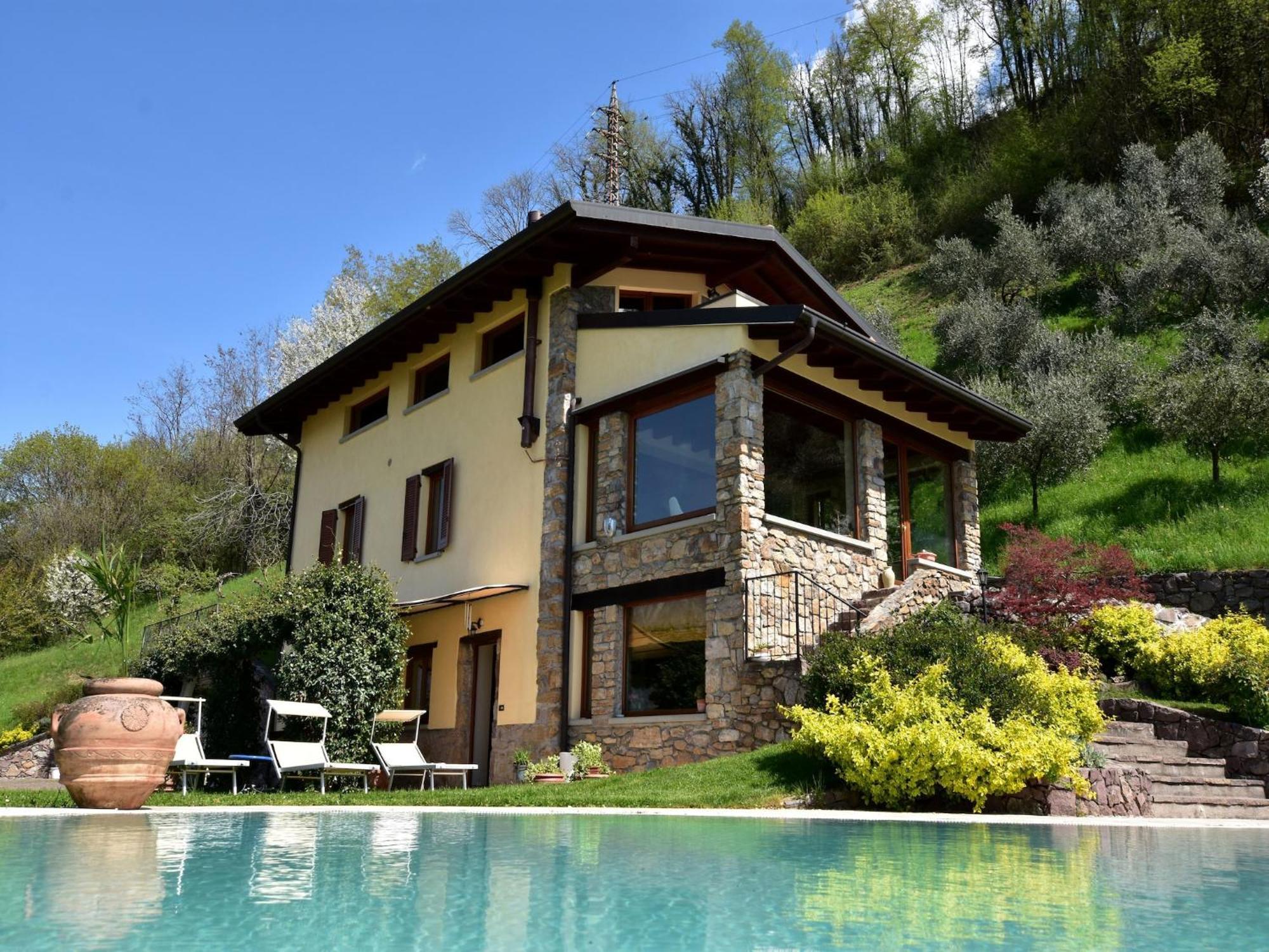 Villa In Pisogne With Pool Garden And Lake View Exteriör bild