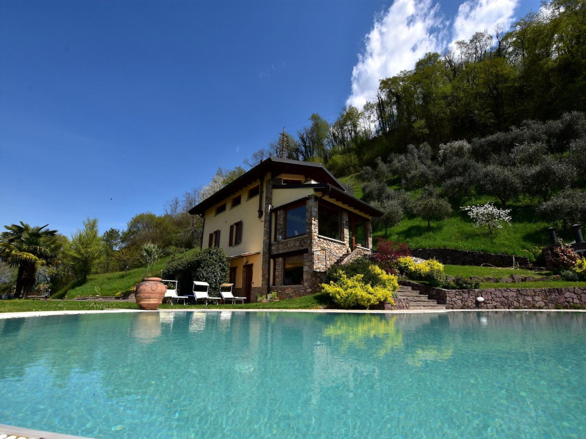 Villa In Pisogne With Pool Garden And Lake View Exteriör bild